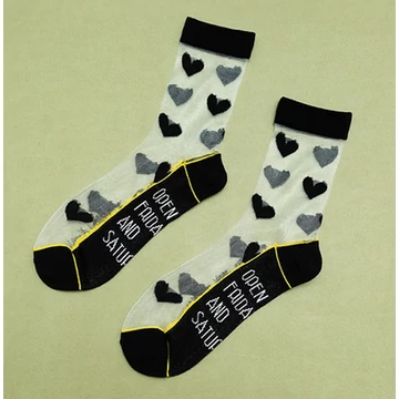 Női szivecskés nejlon hálós fekete zokni