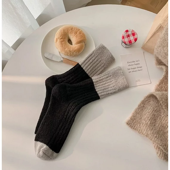  Téli két tónusú szürke-fekete színű női gyapjú zokni