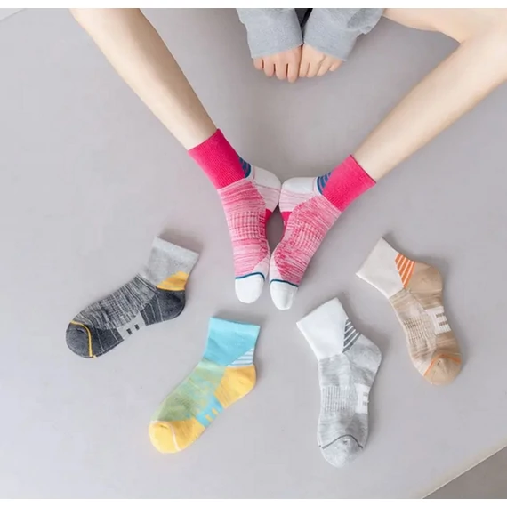 Női atlétikai pamut bokazokni